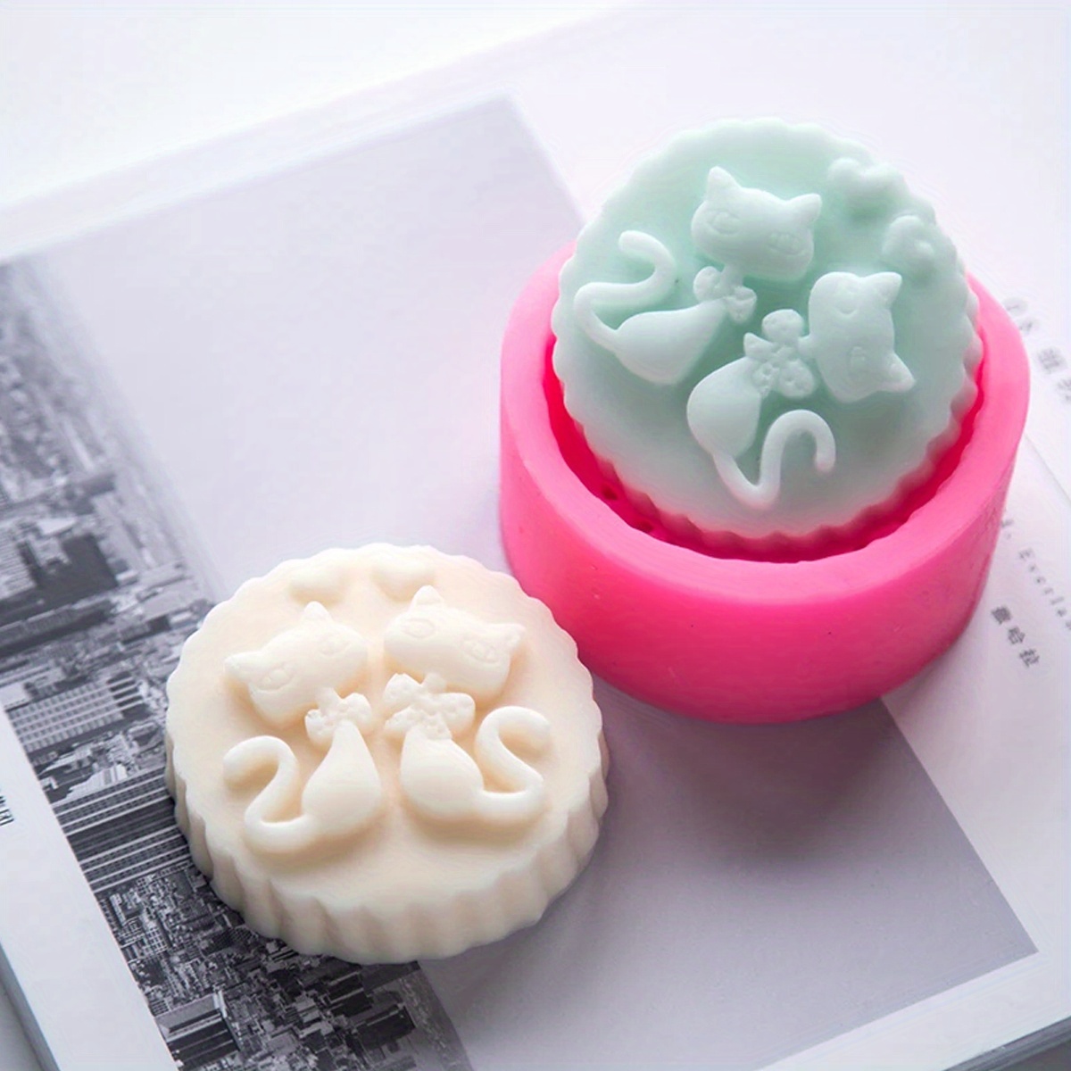 Candle Making Easy - 1-Piece Silicone Cat Soap Mold -